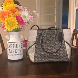 Like New Michael Kors purse